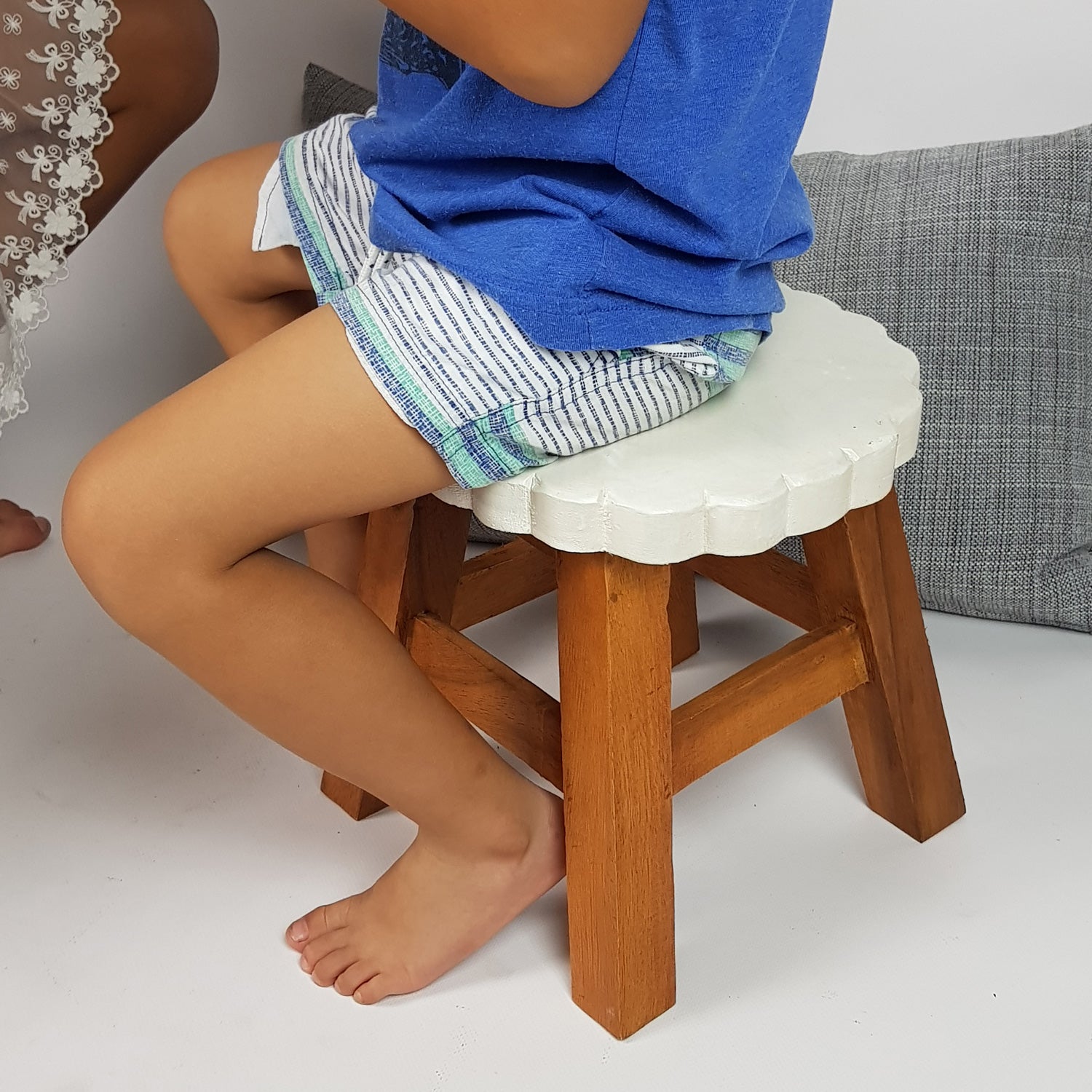 Kids monkey table with ram and sheep animal stools in solid rubberwood